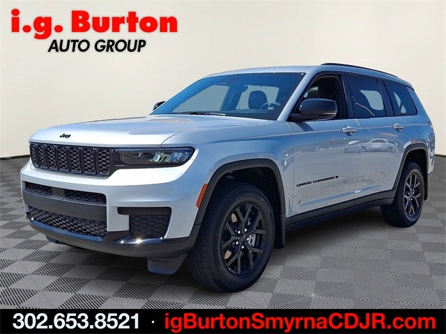 2025 Jeep Grand Cherokee Altitude photo 2