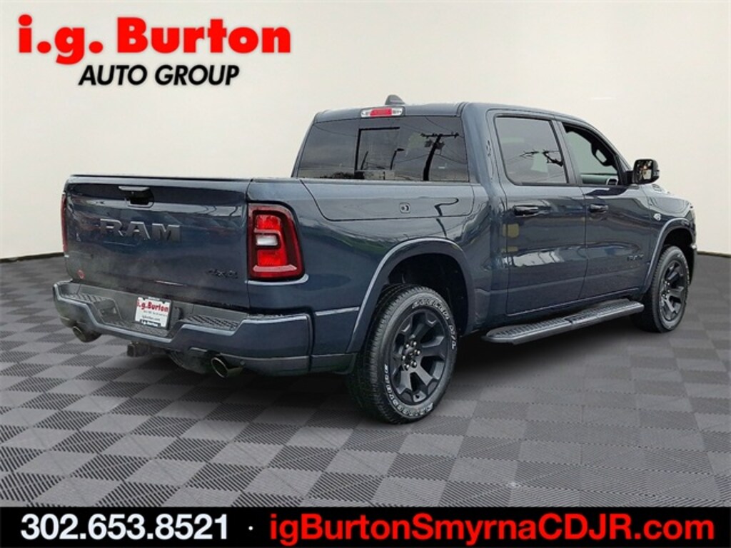 New 2026 Ram 1500 BIG HORN CREW CAB 4X4 5'7 BOX Pickup