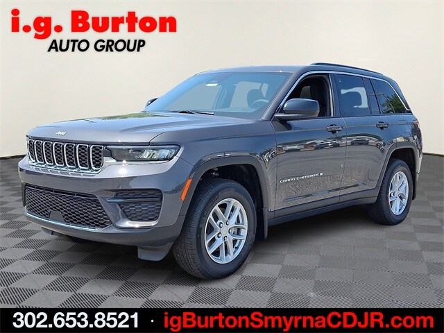 2025 Jeep Grand Cherokee Laredo photo 2