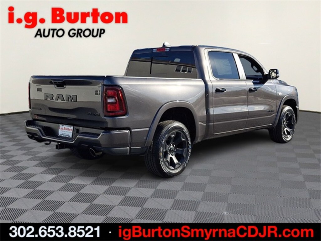 New 2026 Ram 1500 BIG HORN CREW CAB 4X4 5'7 BOX Pickup