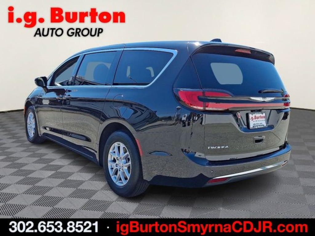 New 2026 Chrysler Pacifica SELECT Passenger Van