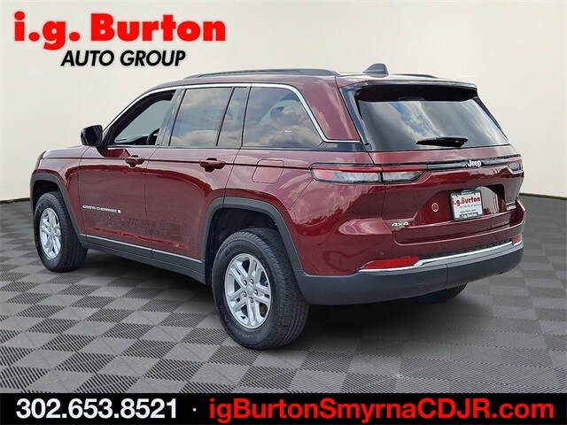 2025 Jeep Grand Cherokee Laredo photo 3