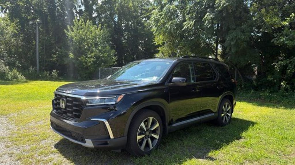 Used 2025 Honda Pilot Elite SUV