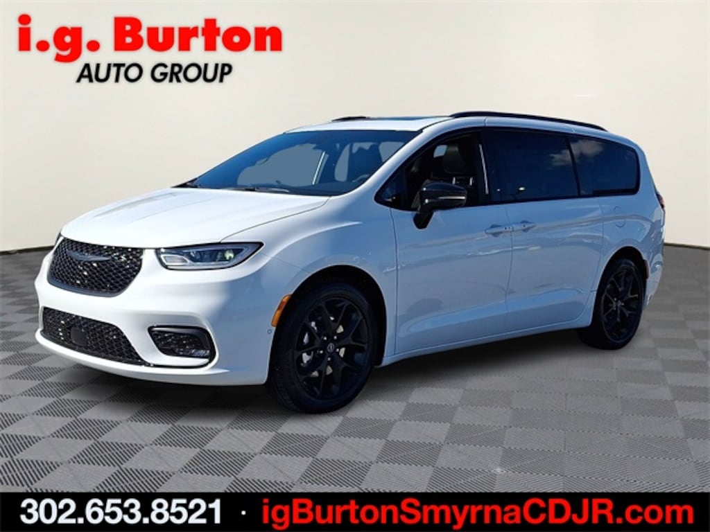 New 2026 Chrysler Pacifica LIMITED Passenger Van