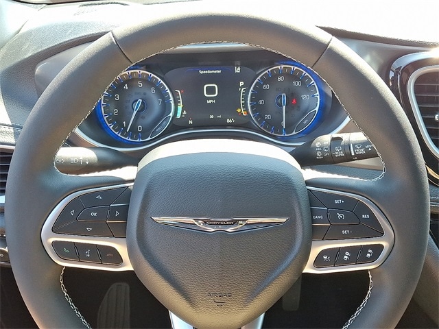 2026 Chrysler Pacifica Select - Photo 14