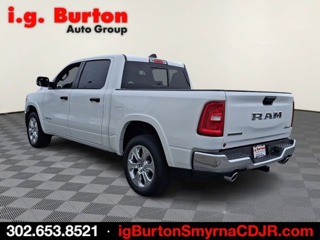 New 2026 Ram 1500 BIG HORN CREW CAB 4X4 5'7 BOX Pickup