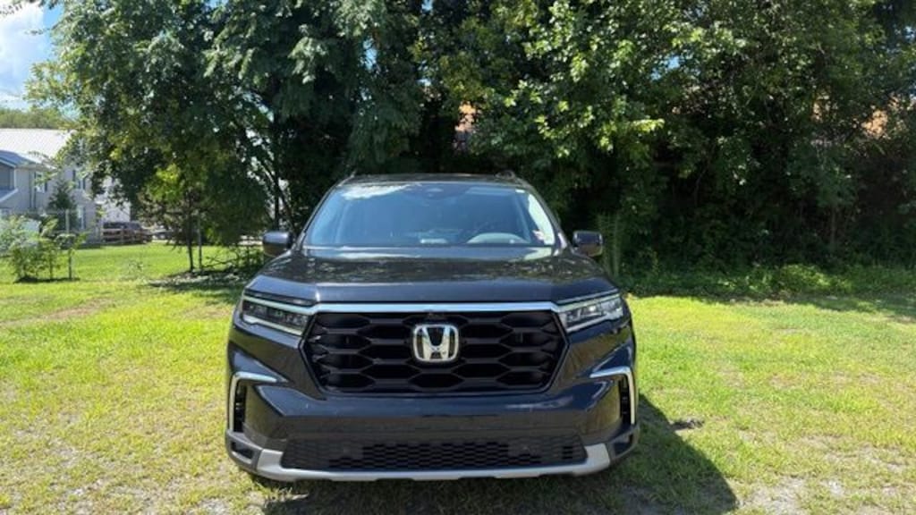 Used 2025 Honda Pilot Elite SUV