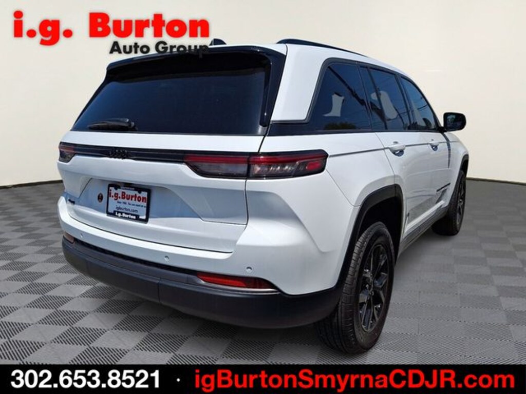 New 2026 Jeep Grand Cherokee LAREDO ALTITUDE 4X4 Sport Utility