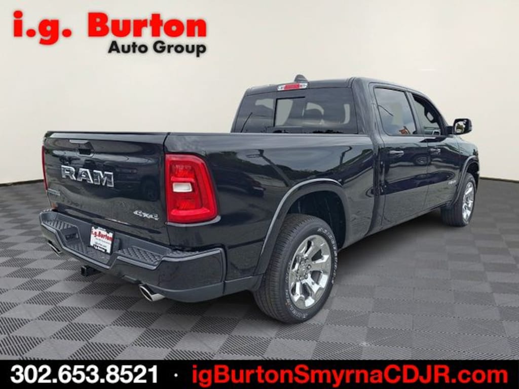 New 2026 Ram 1500 BIG HORN CREW CAB 4X4 6'4 BOX Pickup
