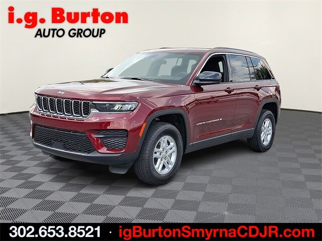 2025 Jeep Grand Cherokee Laredo photo 2