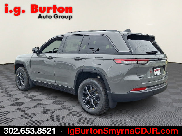 New 2027 Jeep Grand Cherokee 2 Row LAREDO 4X4 Sport Utility