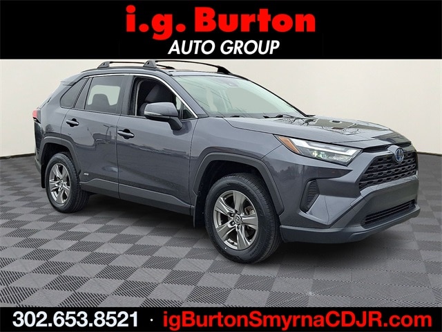 2023 Toyota RAV4 XLE's photo