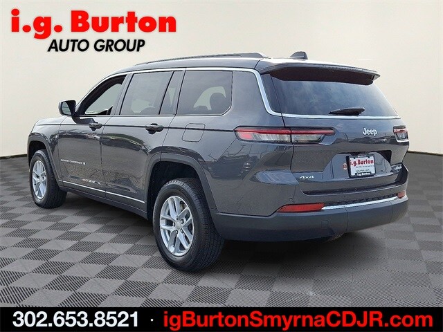 2025 Jeep Grand Cherokee Laredo photo 3