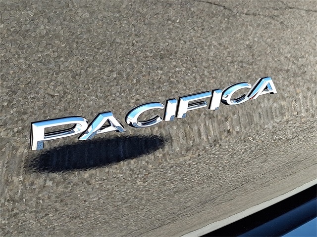 2026 Chrysler Pacifica Select - Photo 18