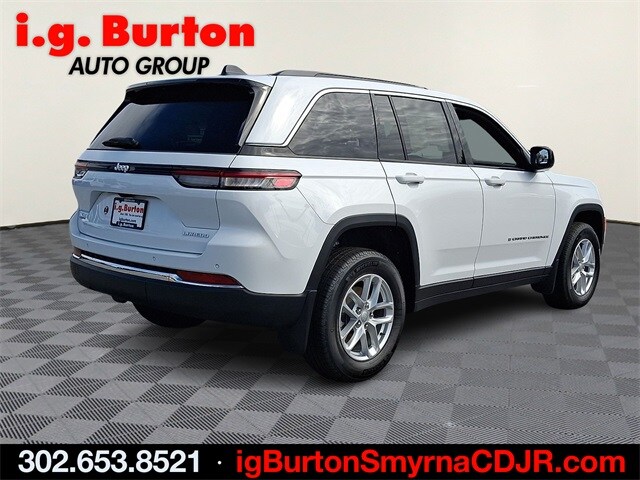 2025 Jeep Grand Cherokee Laredo photo 4