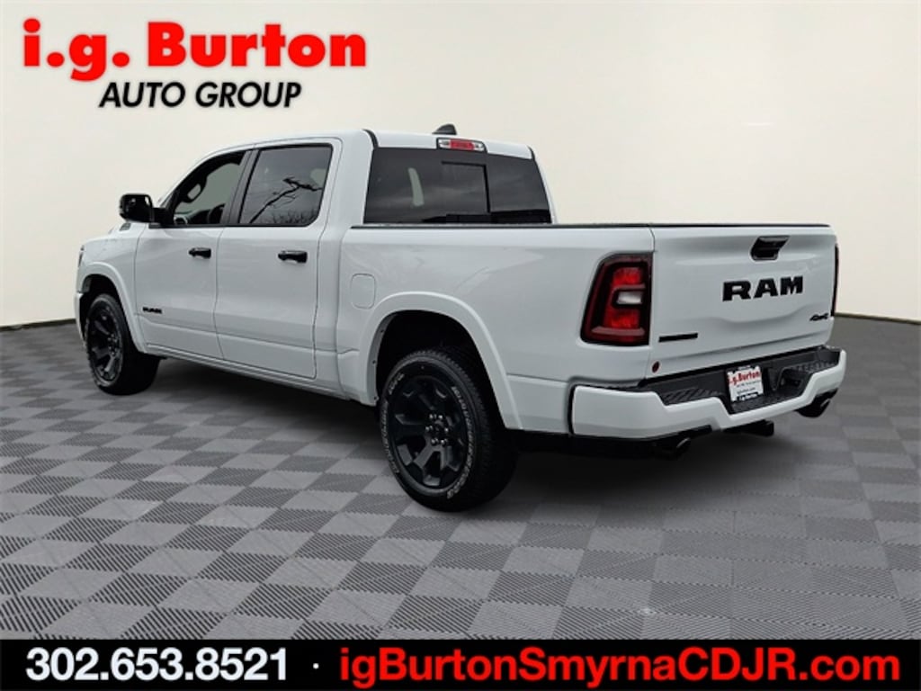 New 2026 Ram 1500 BIG HORN CREW CAB 4X4 5'7 BOX Pickup