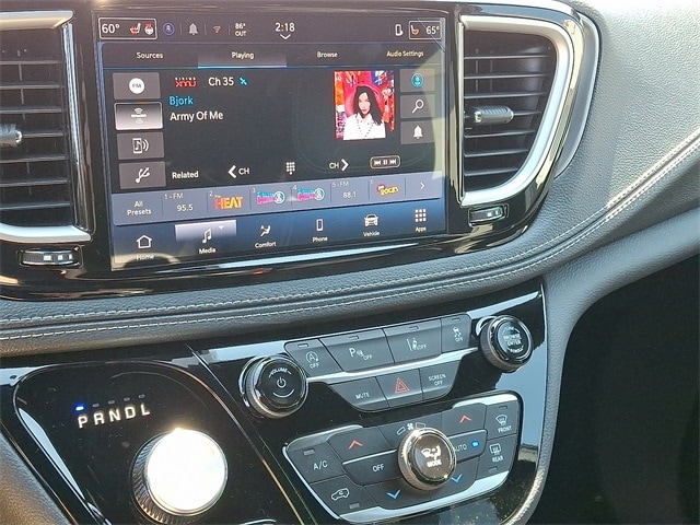 2026 Chrysler Pacifica Select - Photo 12