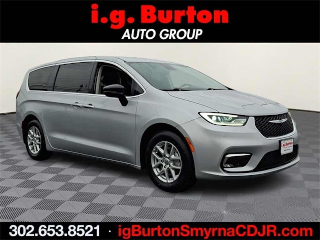 Used 2024 Chrysler Pacifica Touring L Van Passenger Van