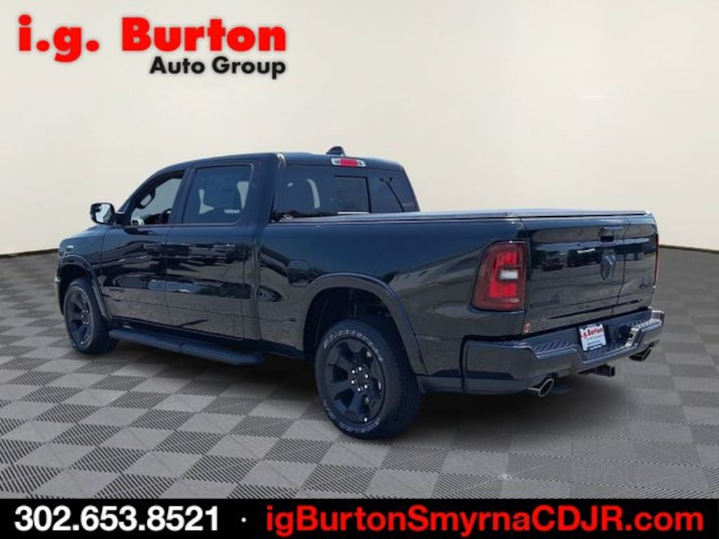 New 2026 Ram 1500 BIG HORN CREW CAB 4X4 6'4 BOX Pickup
