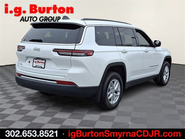 2025 Jeep Grand Cherokee Laredo photo 4