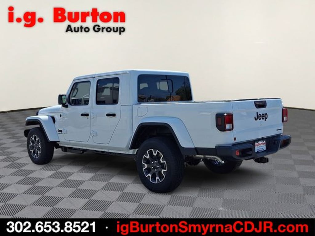 New 2026 Jeep Gladiator SAHARA 4X4 Pickup