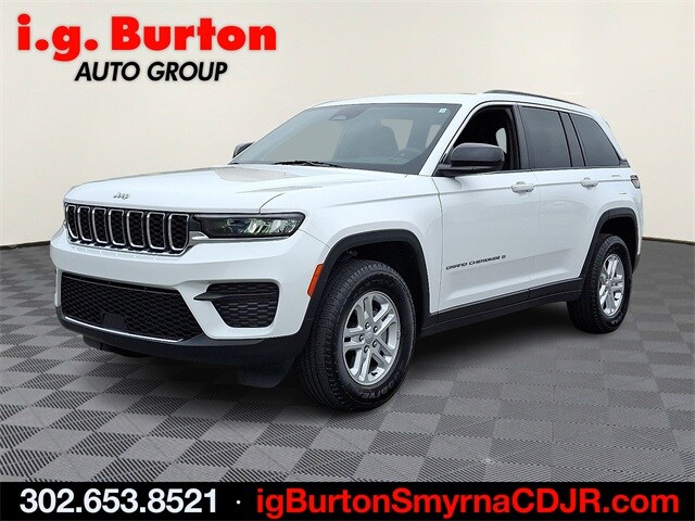 2024 Jeep Grand Cherokee Laredo photo 3