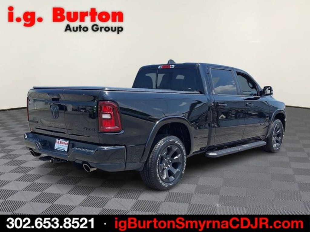 New 2026 Ram 1500 BIG HORN CREW CAB 4X4 6'4 BOX Pickup