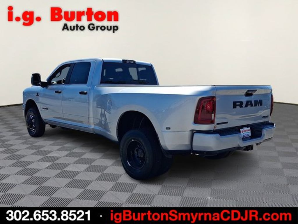 New 2026 Ram 3500 BIG HORN CREW CAB 4X4 8' BOX Pickup