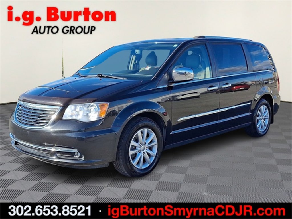 Used 2016 Chrysler Town & Country Limited Platinum Van LWB Passenger Van