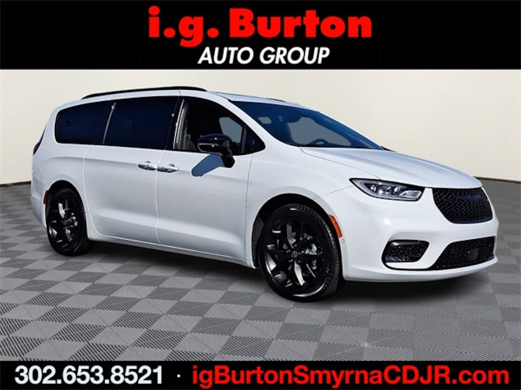 New 2026 Chrysler Pacifica LIMITED Passenger Van