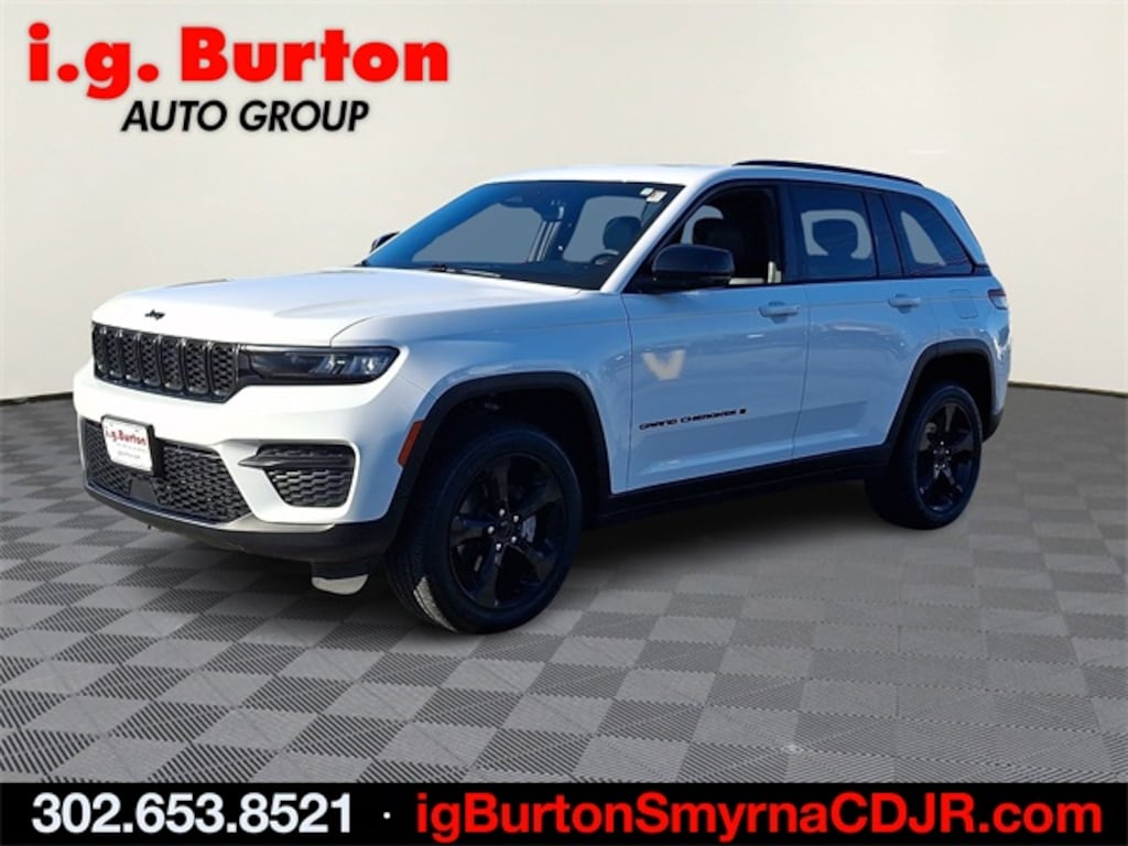 Used 2023 Jeep Grand Cherokee Laredo SUV