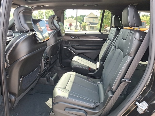 2025 Jeep Grand Cherokee L Overland - Photo 8