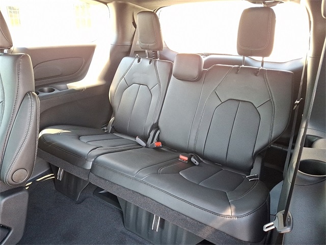 2026 Chrysler Pacifica Select - Photo 7
