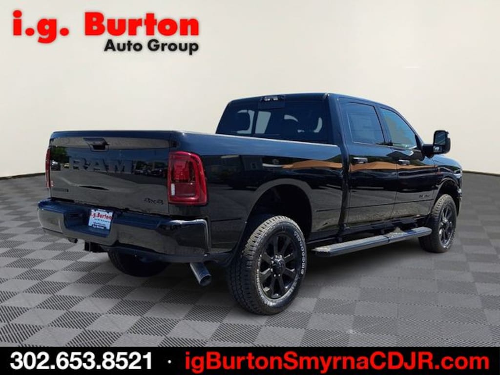 New 2026 Ram 2500 BIG HORN CREW CAB 4X4 6'4 BOX Pickup