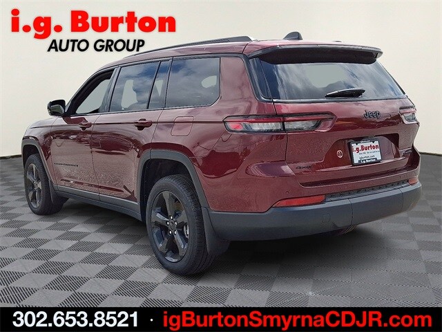 2025 Jeep Grand Cherokee Limited photo 3