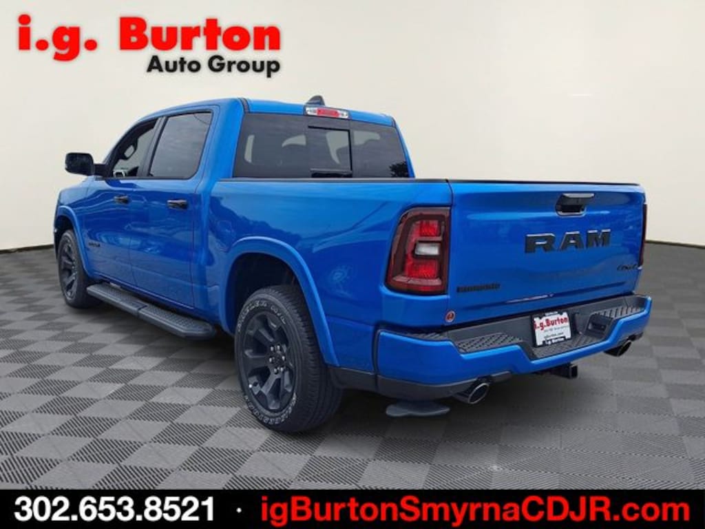 New 2026 Ram 1500 BIG HORN CREW CAB 4X4 5'7 BOX Pickup