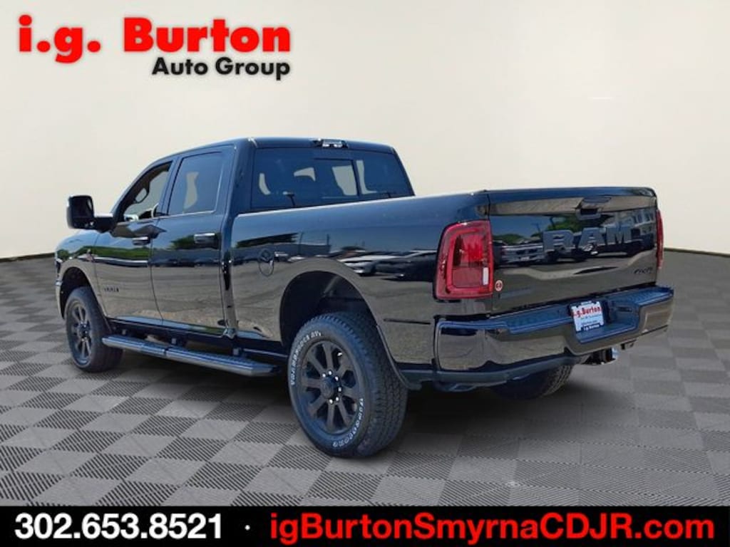 New 2026 Ram 2500 BIG HORN CREW CAB 4X4 6'4 BOX Pickup