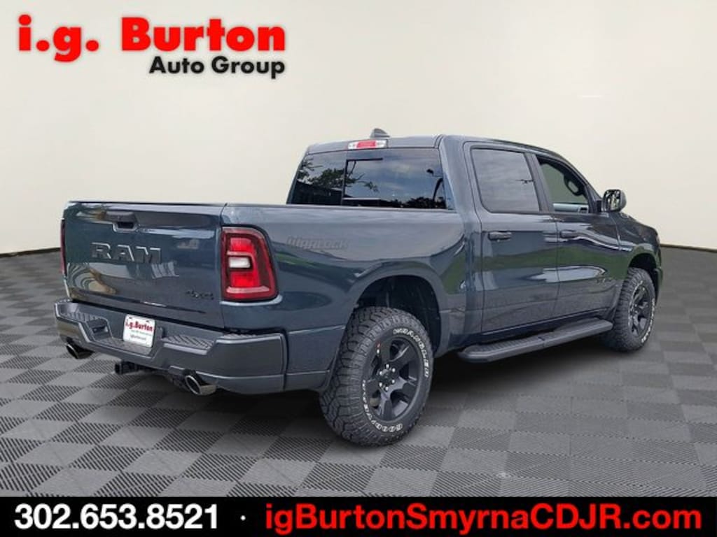 New 2026 Ram 1500 WARLOCK CREW CAB 4X4 5'7 BOX Pickup