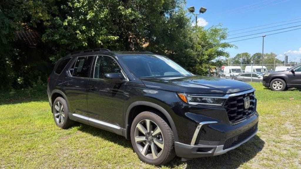 Used 2025 Honda Pilot Elite SUV