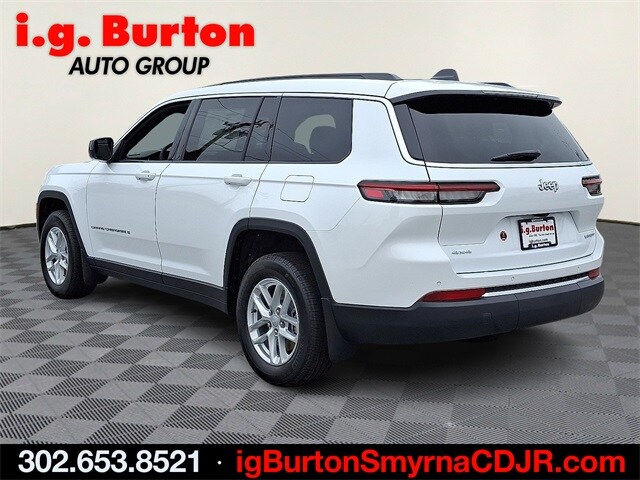 2025 Jeep Grand Cherokee Laredo photo 3