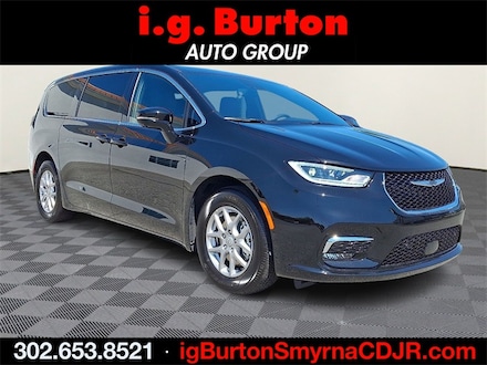 2026 Chrysler Pacifica SELECT Passenger Van