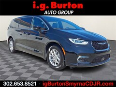 2026 Chrysler Pacifica SELECT Passenger Van