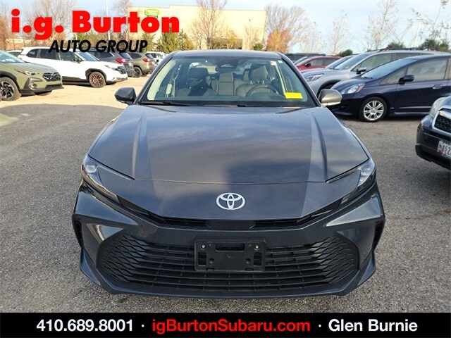 2025 Toyota Camry LE photo 2