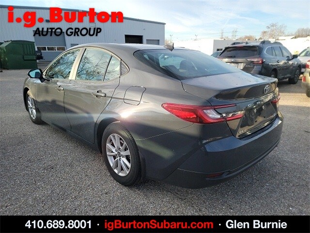 2025 Toyota Camry LE photo 4