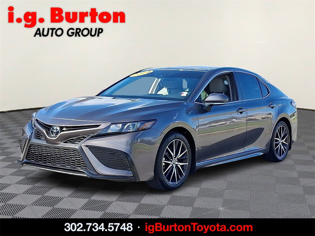 2024 Toyota Camry SE photo 3