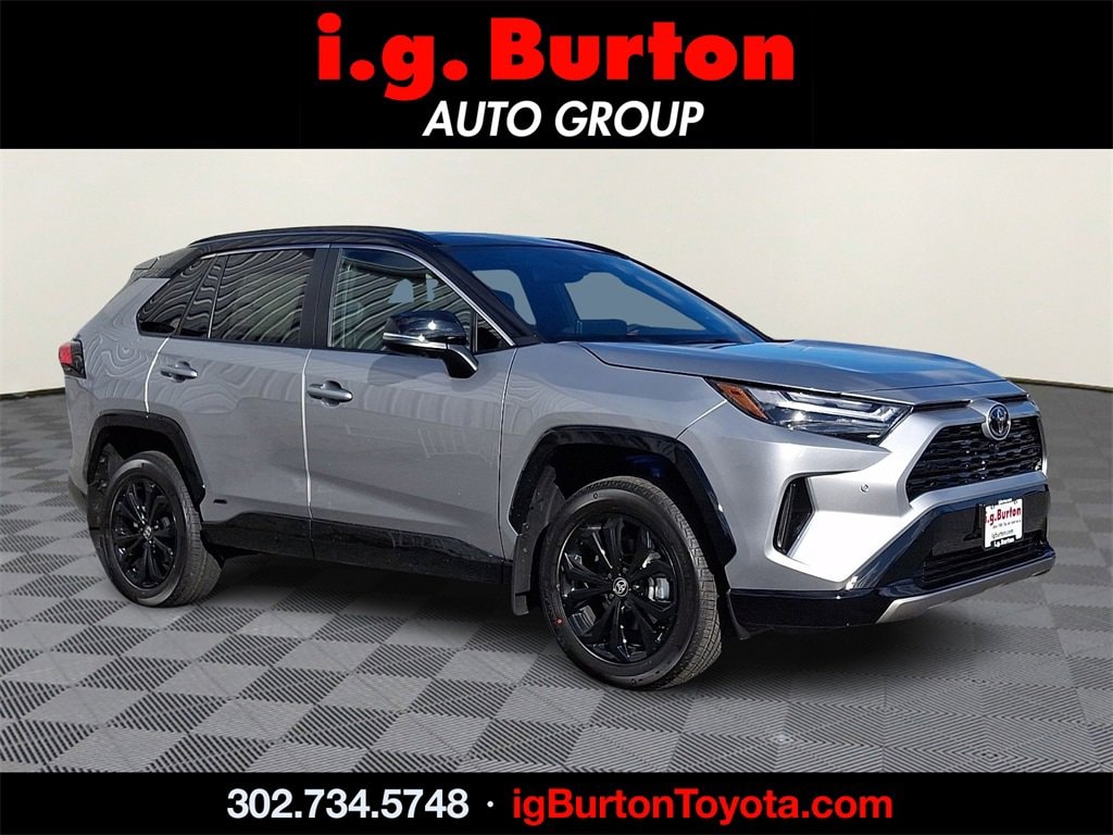 2025 Toyota RAV4 XSE's photo