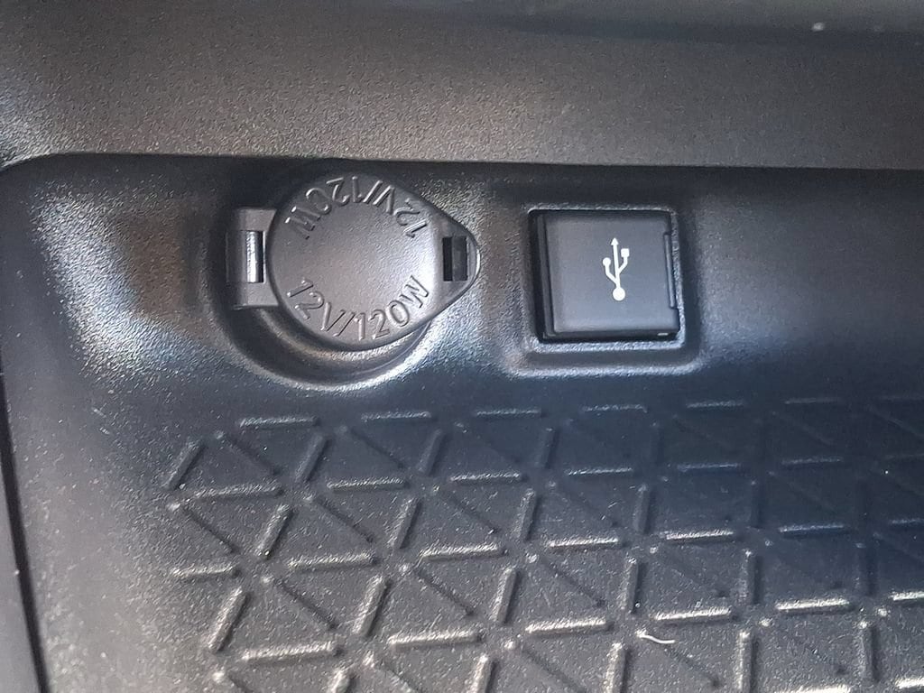 2022 Toyota RAV4 SE - Photo 26