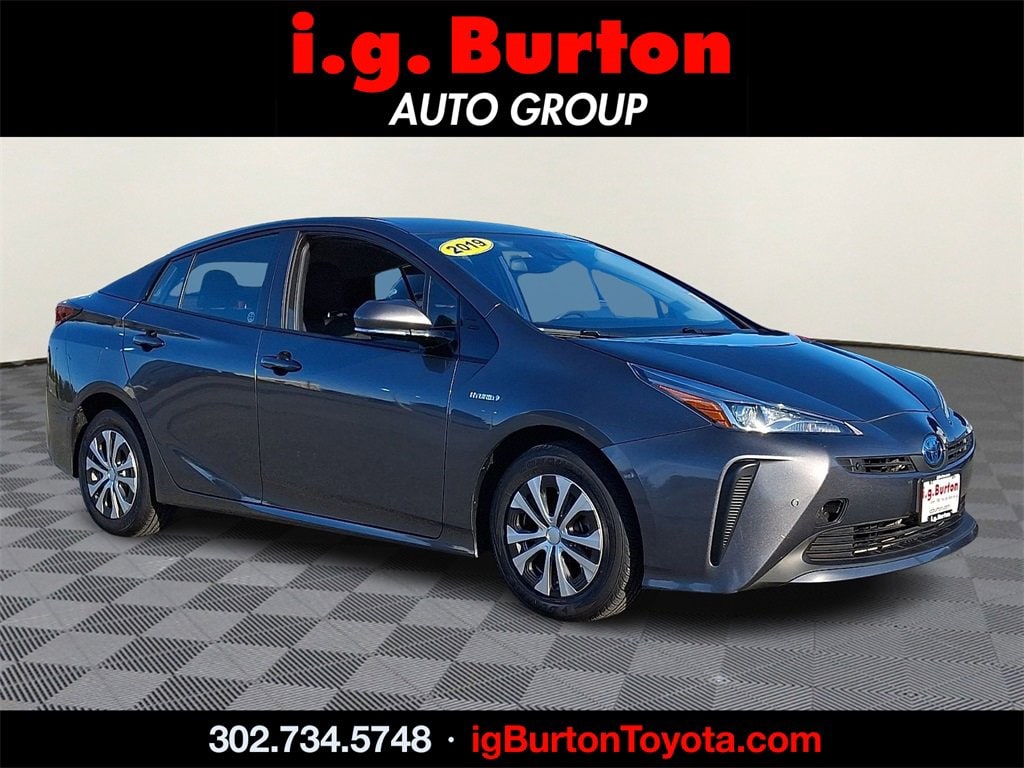2019 Toyota Prius LE's photo