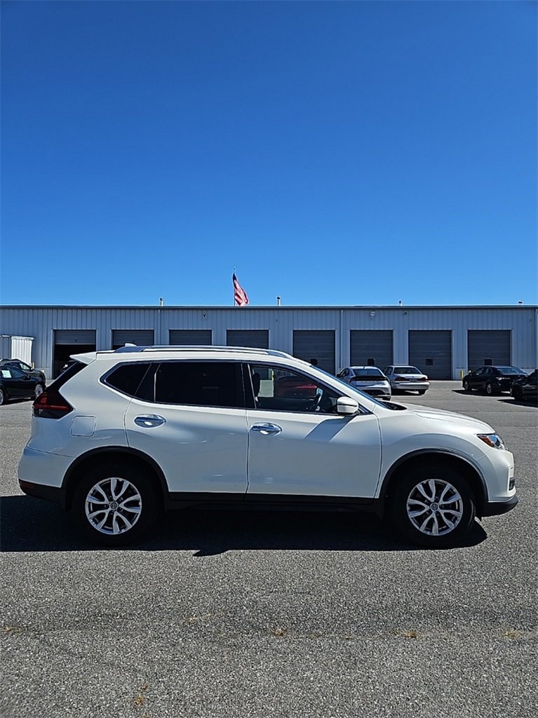 Used 2019 Nissan Rogue SV with VIN JN8AT2MV1KW375977 for sale in Dover, DE