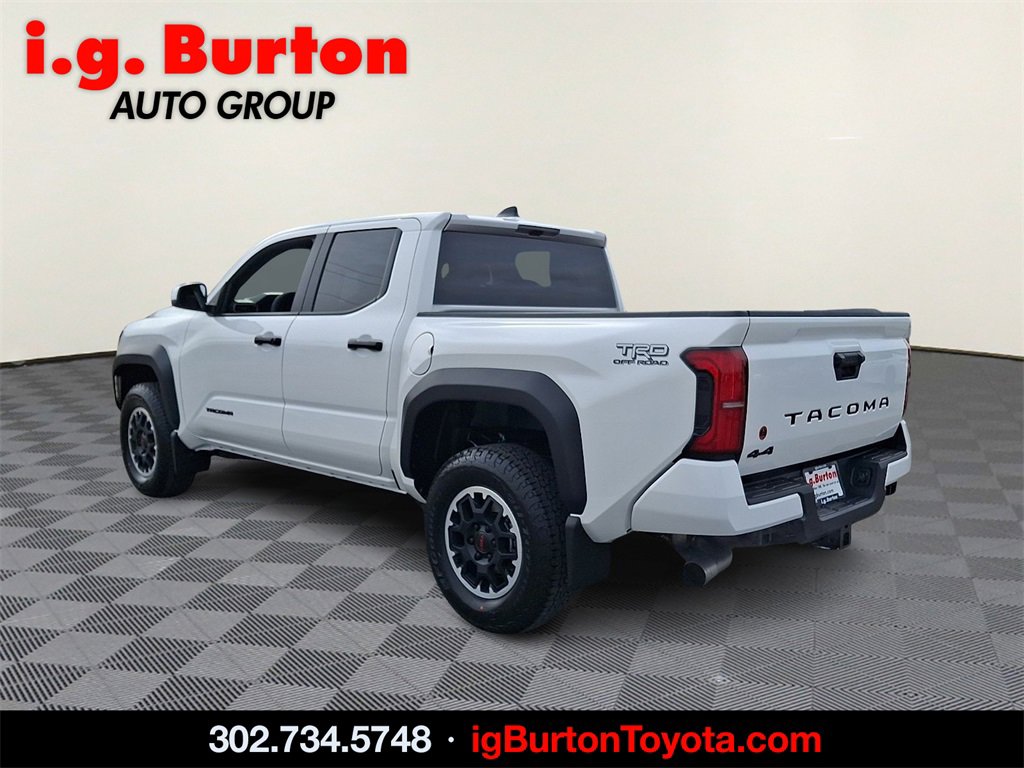 2025 Toyota Tacoma TRD Off-Road photo 3